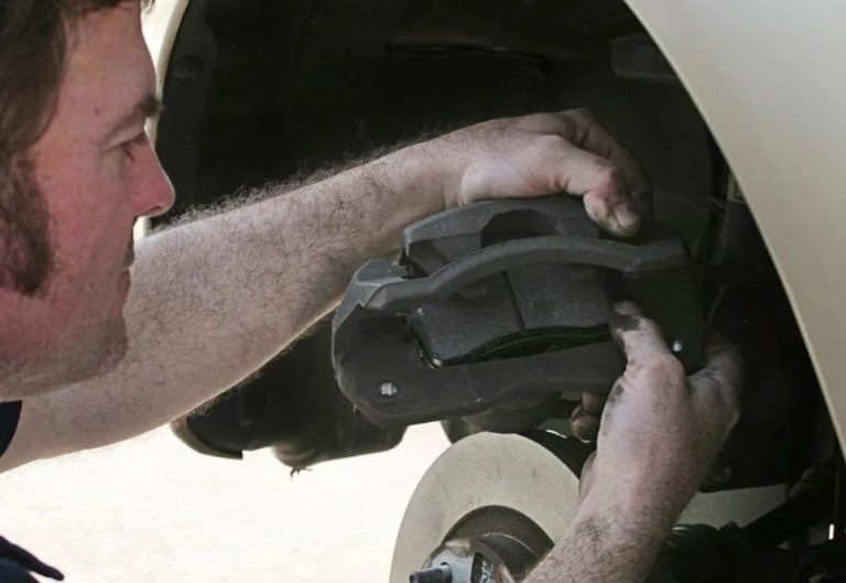 Bad Driving Habits That Shorten Brake Pad Life